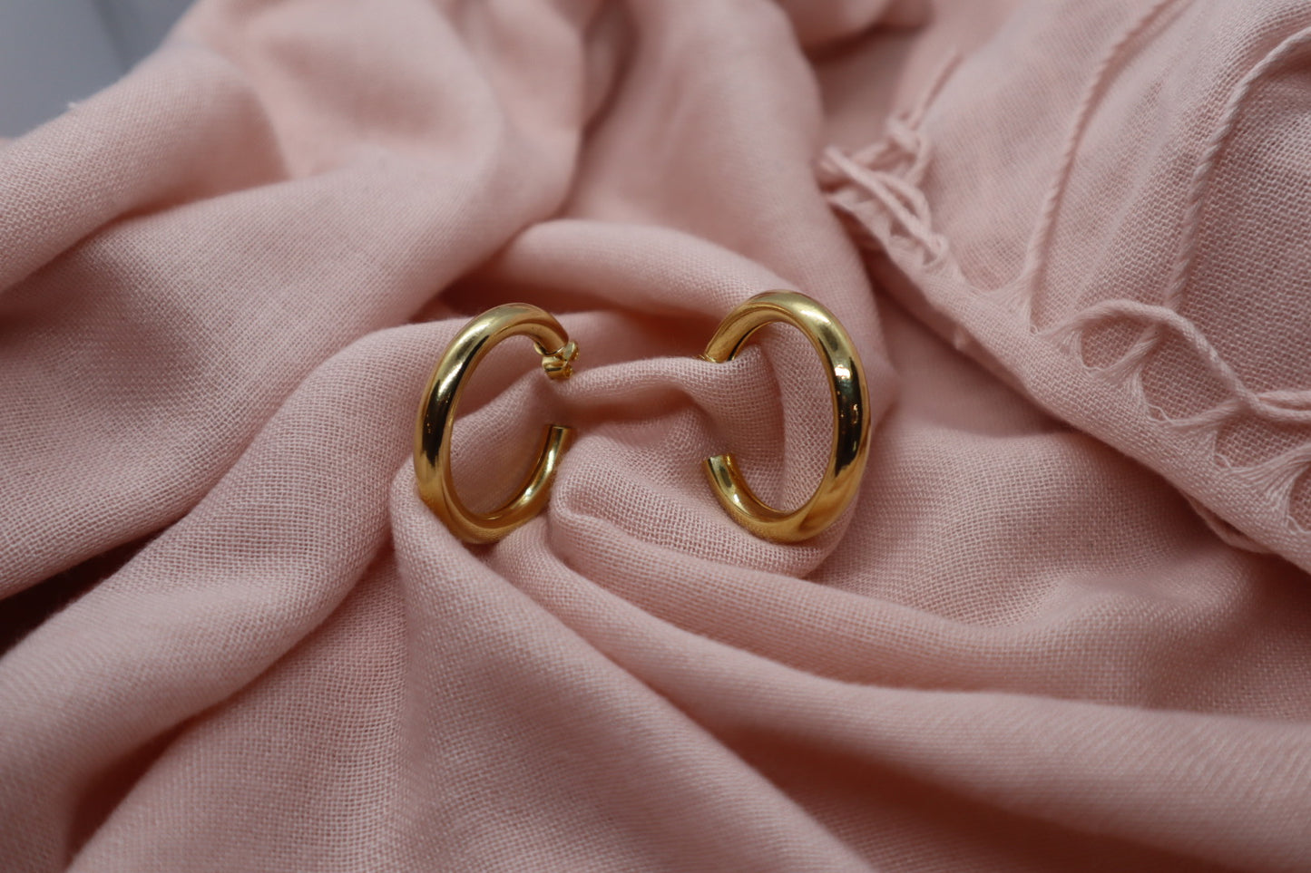 Chunky Medium Hoops