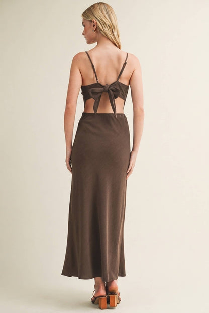 Square-Neck Pointed Waist Maxi Dress