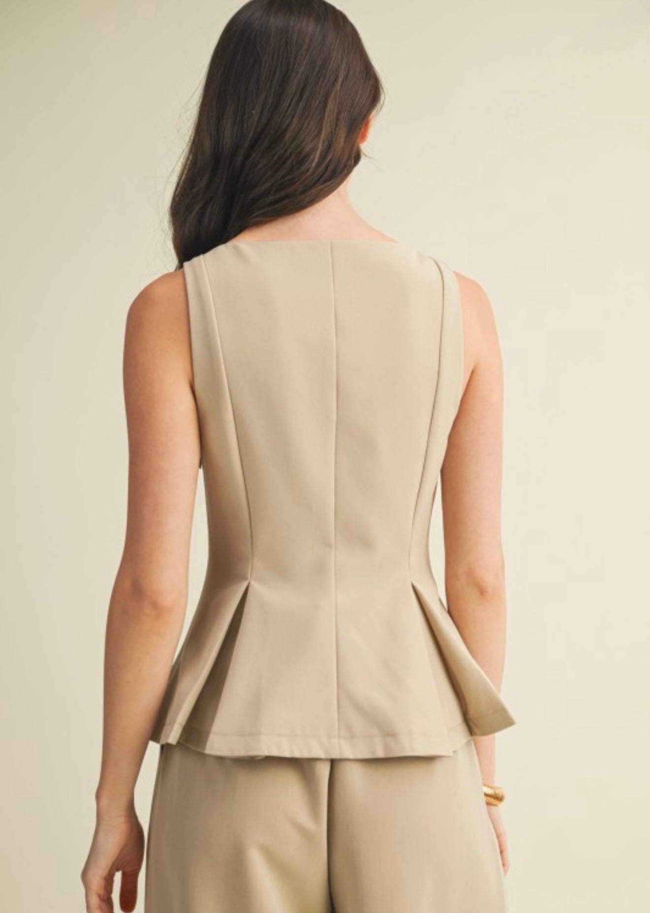 Boat Neck Sleeveless Top