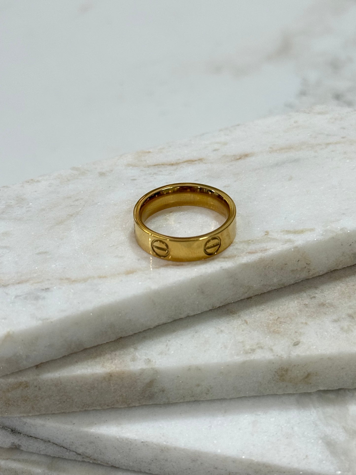 Engraved Screw Detail Station Ring