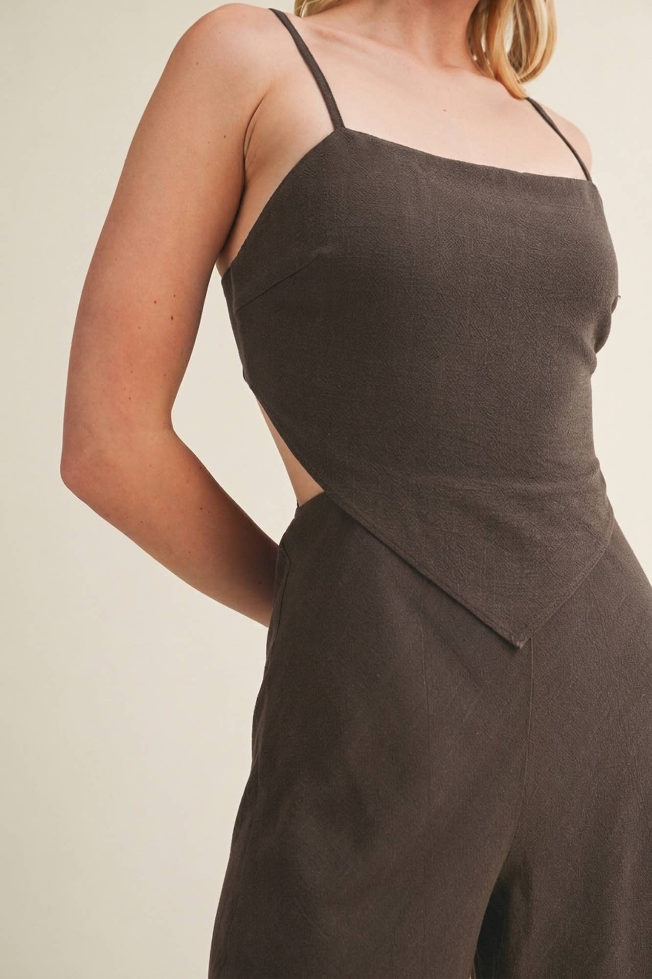 Square-Neck Pointed Waist Maxi Dress