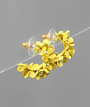 Load image into Gallery viewer, Alexa Flower Hoop Earrings
