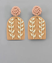 Cargar imagen en el visor de la galería, Lily Earring

